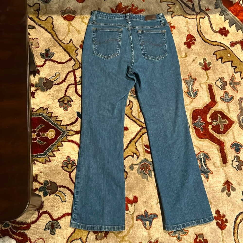 Lee Women’s Natural Bootcut Jeans Mid-Rise Like new condition Size 8 Petite - Picture 1 of 11